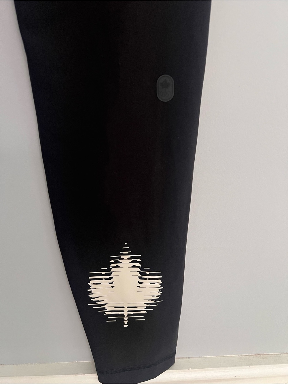 Lululemon Team Canada Wunder Train High-Rise Tight 28" COC Logo Everlux Size 12 - Picture 5 of 8
